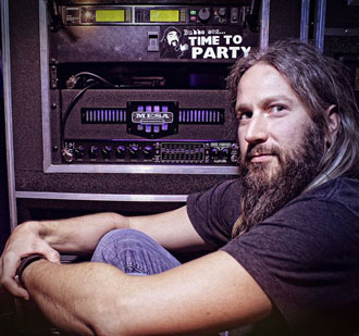 Troy Sanders of Mastodon with his new Bass Strategy Eight:88 - on tour now. Troy has been playing Mesa bass gear for more than decade. His favorite cabs are still his Road Ready 8x10 and 4x12 cabs. 